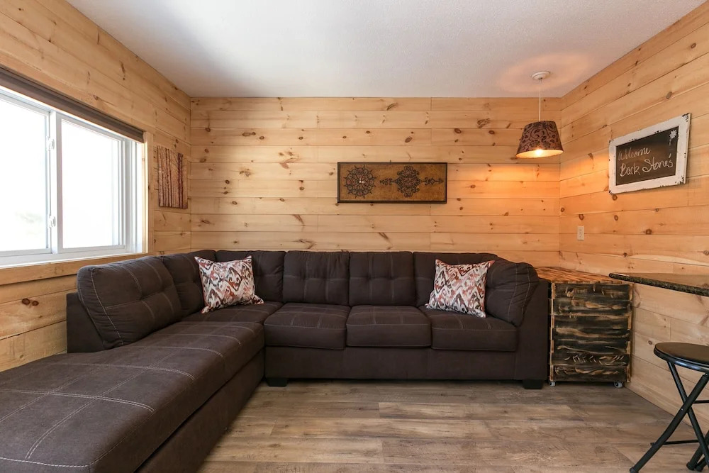 Warren Lodge