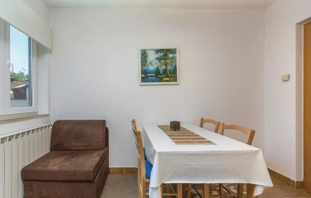 Amazing Home in Porec With Wifi and 2 Bedrooms