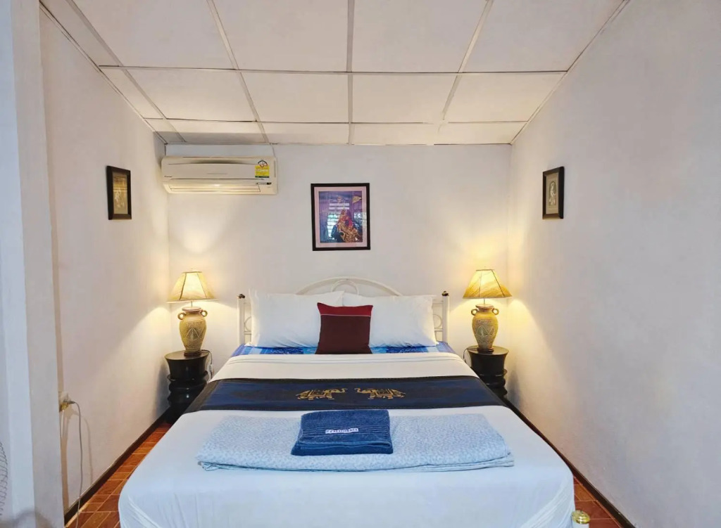 P.California Inter Hostel