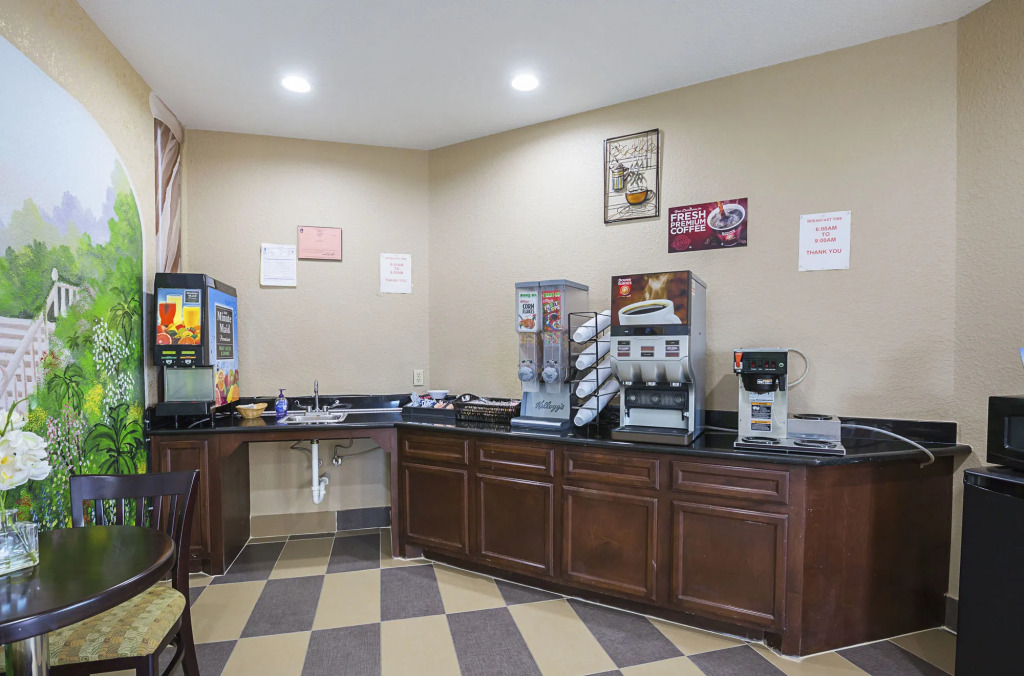 Scottish Inn and Suites Baytown Tx
