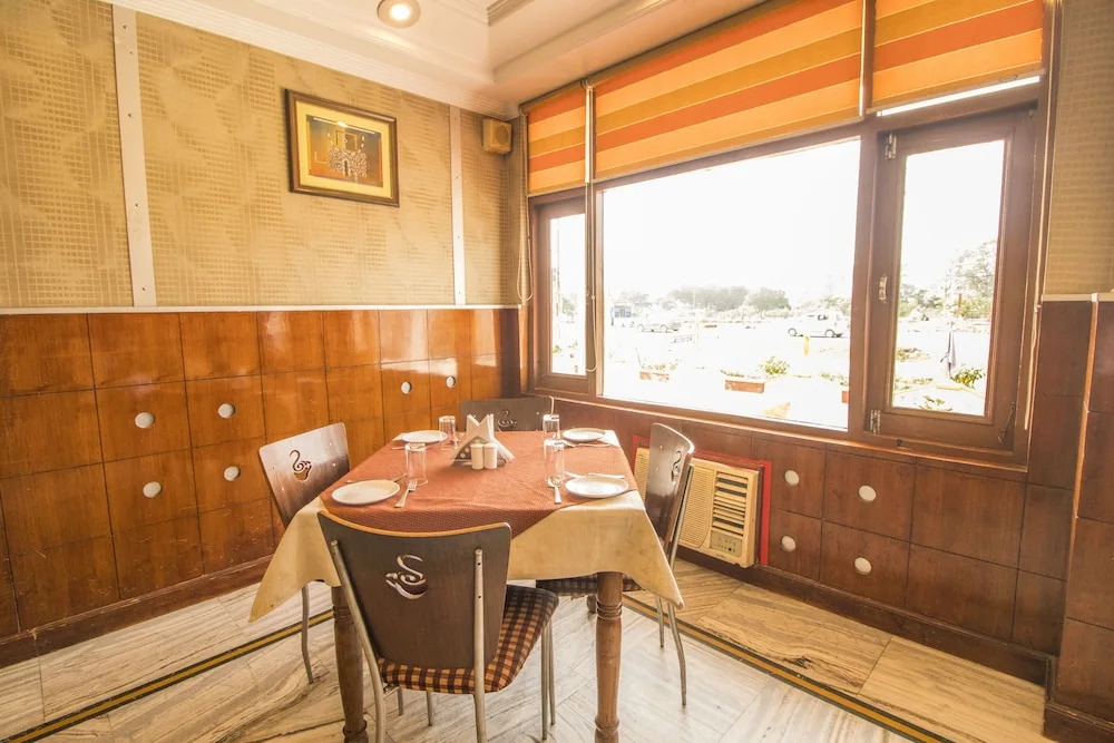 WOW STAYZ2 Hotel Jahanvi Dale