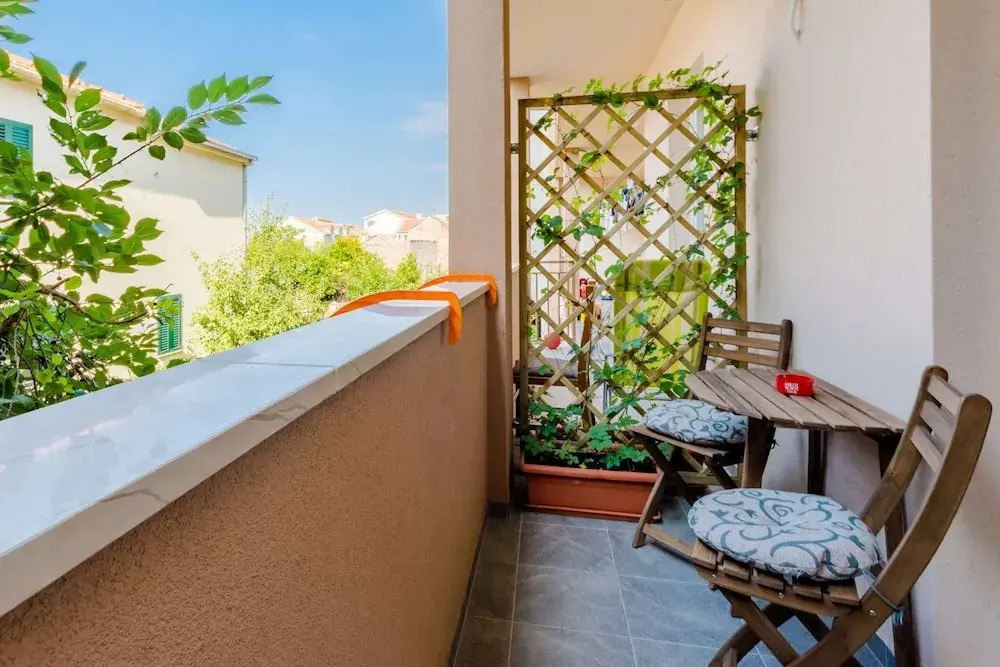 Apartment Karlo - Two Bedroom Apartment With Balcony