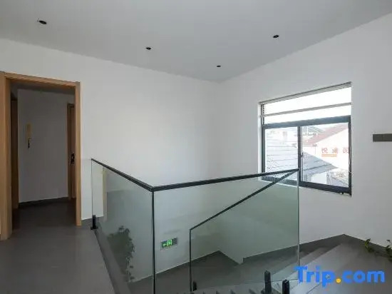 Jiuhua Mountain Jiuguniang Homestay (Tourist Service Center)