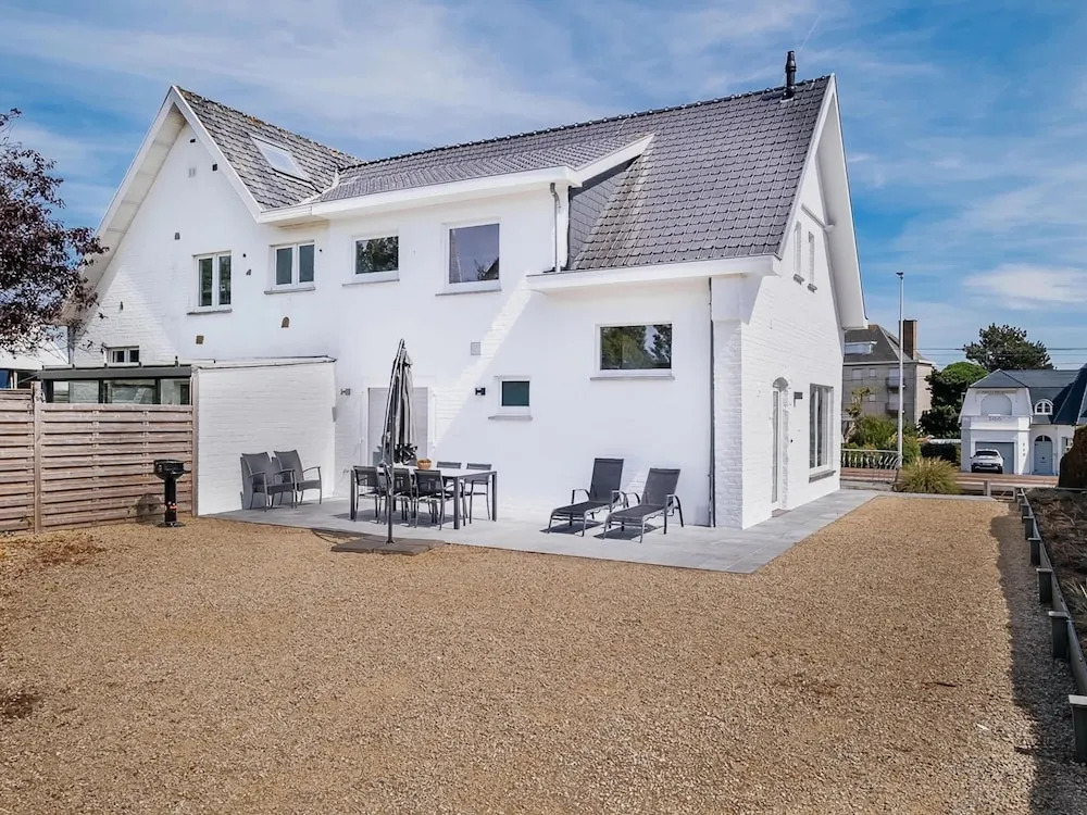 Villa by the Sea in Belgium with Sunny Terrace