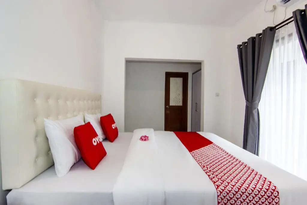 OYO 3796 Senggigi Villas