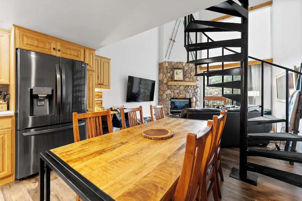 Summit House East #313