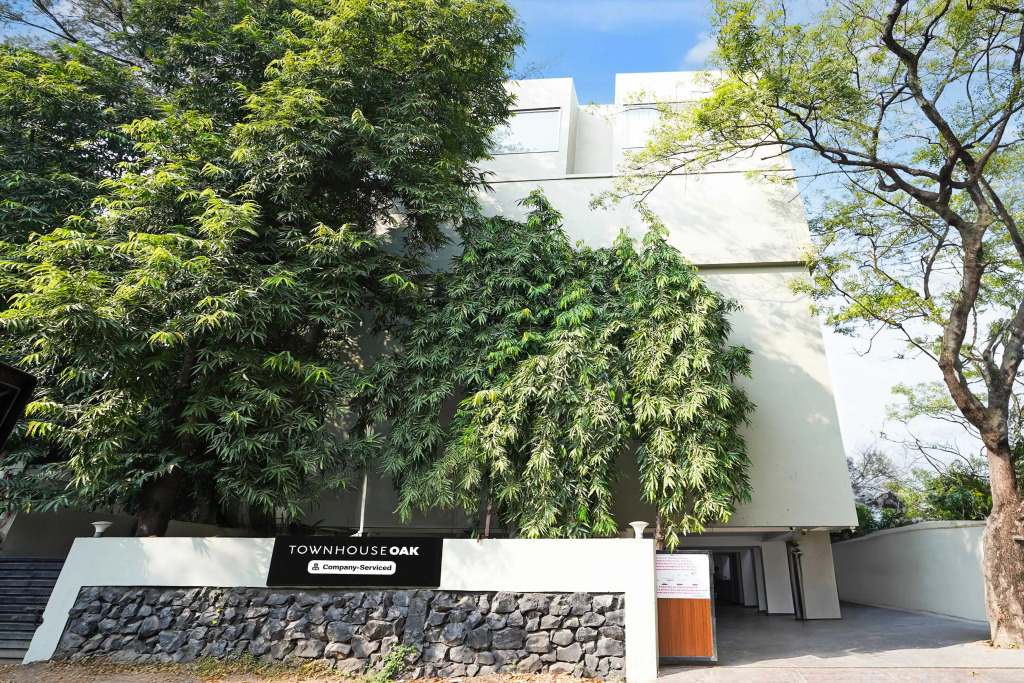Super Townhouse Oak Ramdaspeth KRIMS Hospital