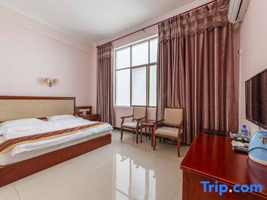 Qiubei Zhenyuan Business Hotel