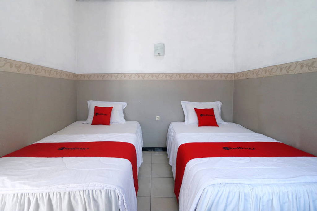 RedDoorz Plus near Undip Tembalang