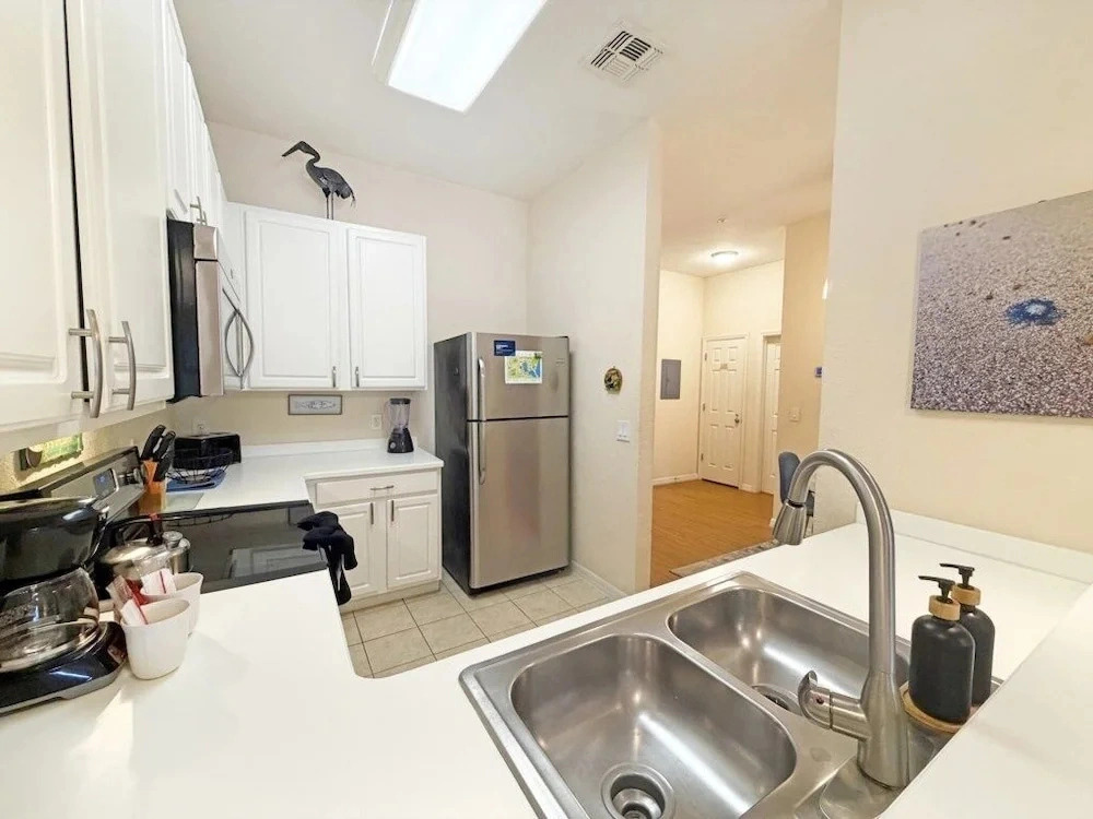 Pelican Paradise 3 Bedroom Condo