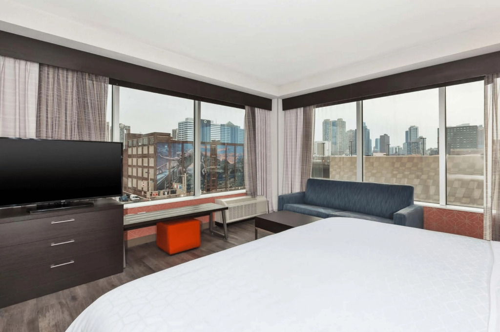 Holiday Inn Express & Suites Jersey City - Holland Tunnel by IHG