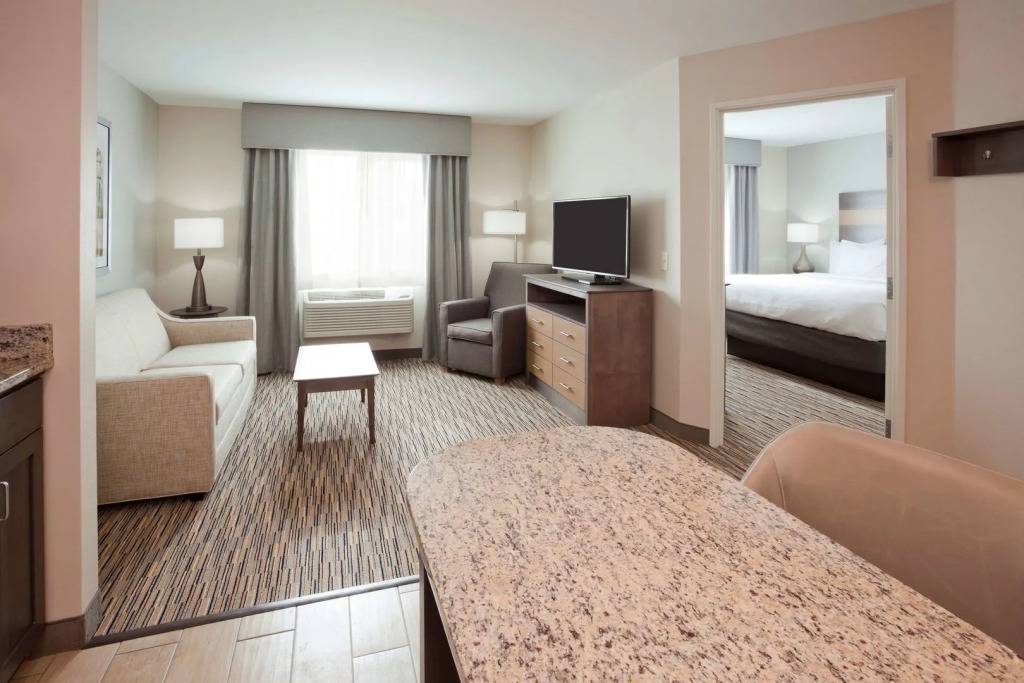 GrandStay Hotel & Suites