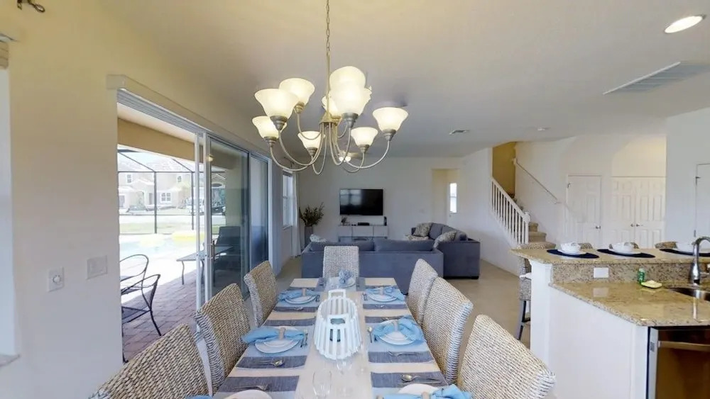 ACO Premium - 7 Bd with south facing pool (1722)