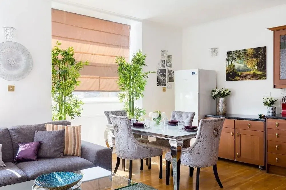 Designer 2-bed 2-bath Behind Selfridges