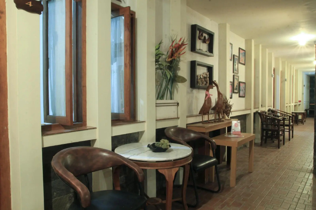Oyo 497 De Tropis Family Guest House