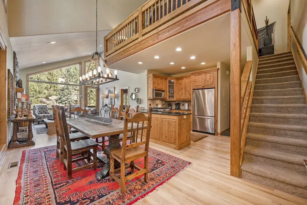 Fall River Retreat - Monthly Long-term Vacation Rental 3 Bedroom Townhouse by RedAwning