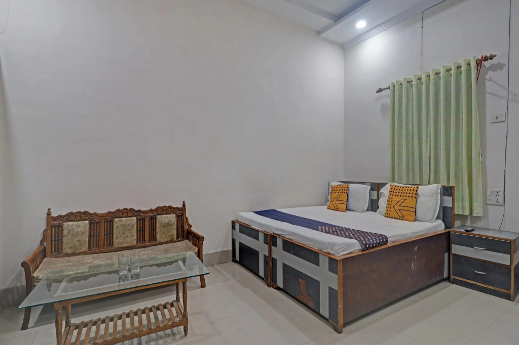 SPOT ON 81126 Hotel Indrashan