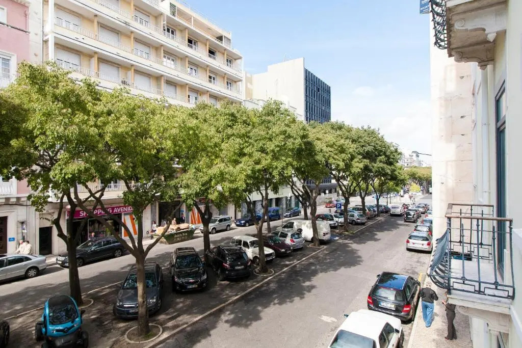 ALTIDO Stunning 3BR Apt with balcony, nearby Saldanha subway & IST