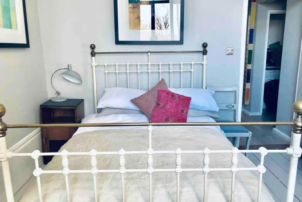 Seaside Escape - gorgeous 2 bed apartment in St-Leonards-on-Sea
