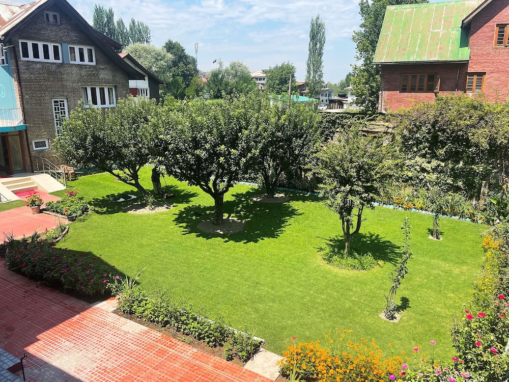 Lakshmi Guest House