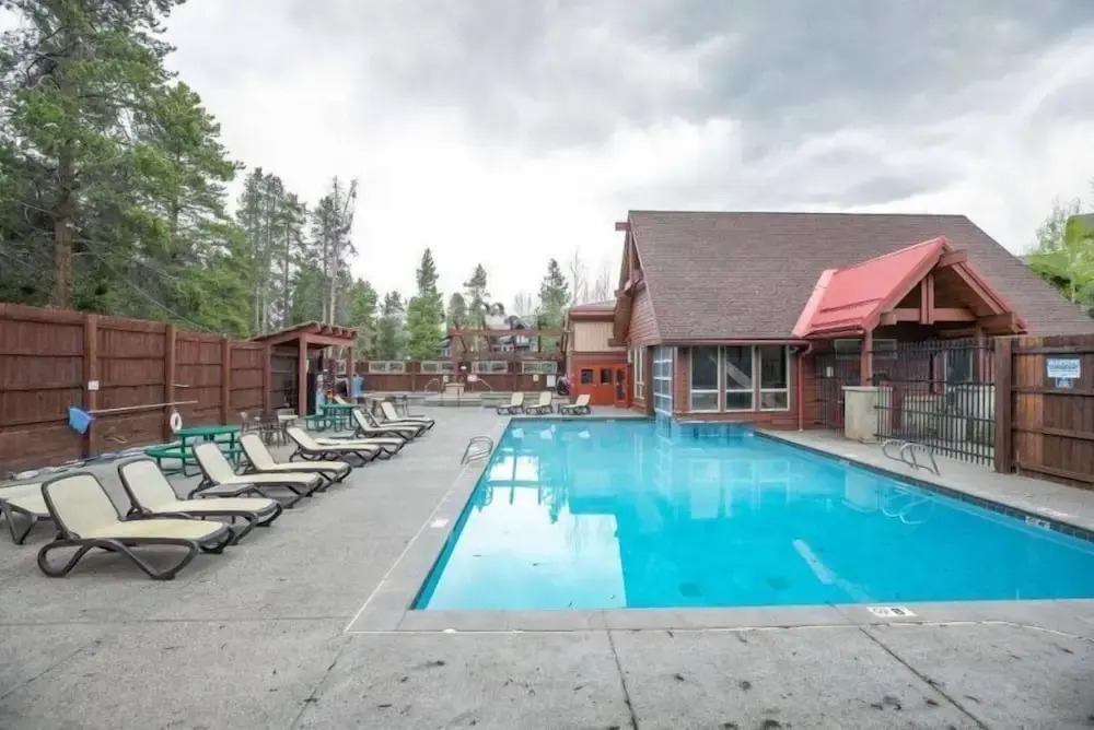 3 Bedroom Plus Loft Condo Near Snowflake Lift at Elk Ridge Townhomes