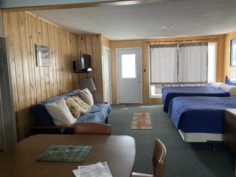 Dixon Lake Resort