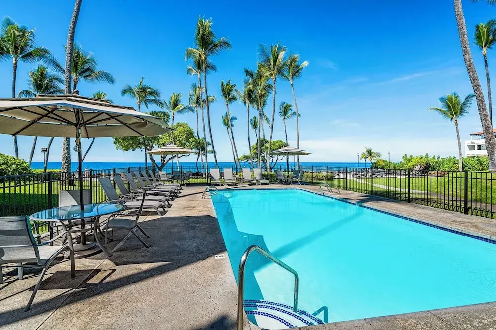 Direct Ocean Front - Beautifully Updated - End Unit - Vrkcv