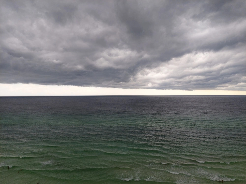 Come Enjoy Some Seawaves! 2BR 2.5ba Coastal Townhome Sleeps 8