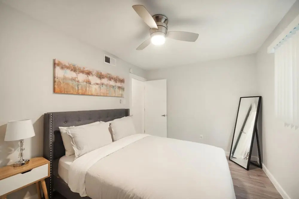 Modern 1BR Near UT Hyde Park Evonify