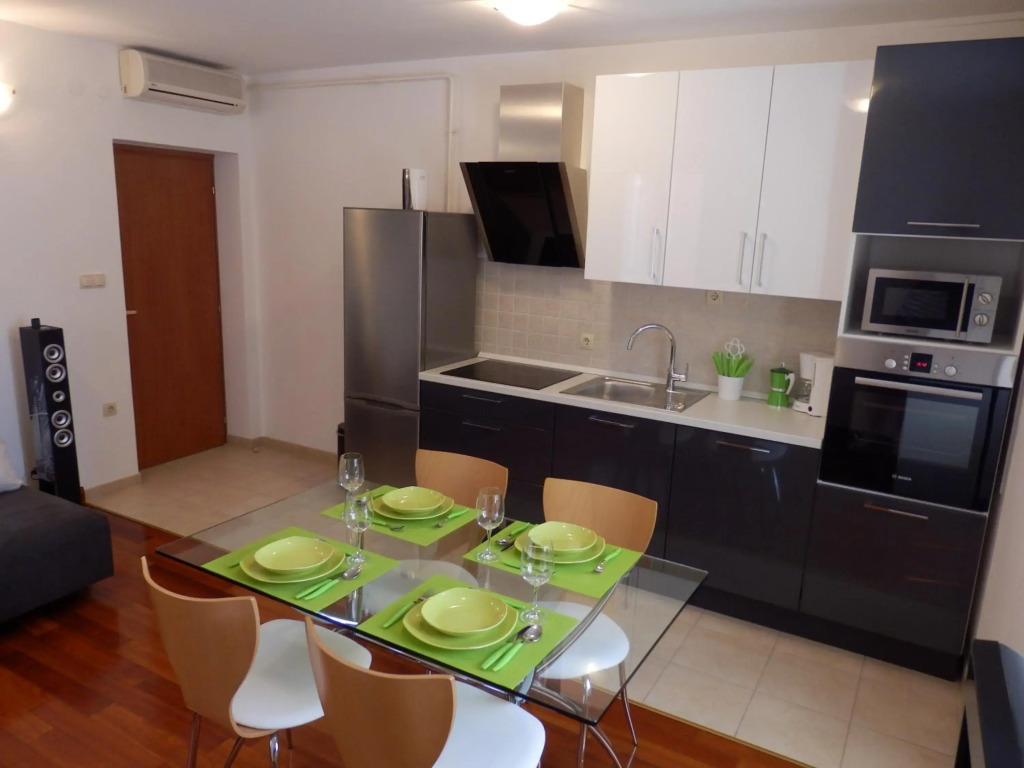 Center Stylish Apartment