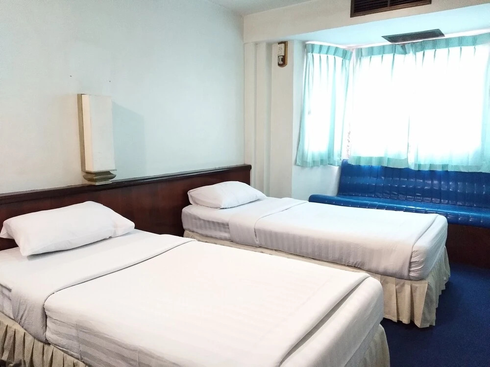 Klaeng Palace Hotel