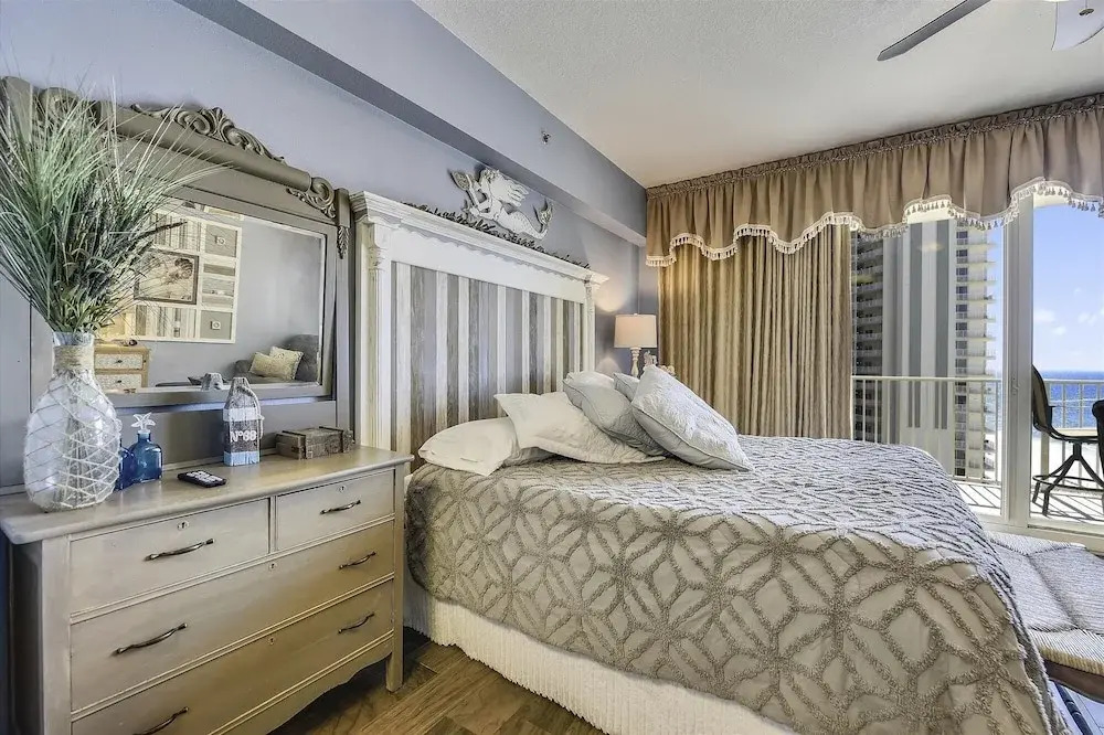 Shores Of Panama 1206 - Amazing Studio. Free Fun! Sleeps 3. Romantic 1 Bedroom Condo by RedAwning