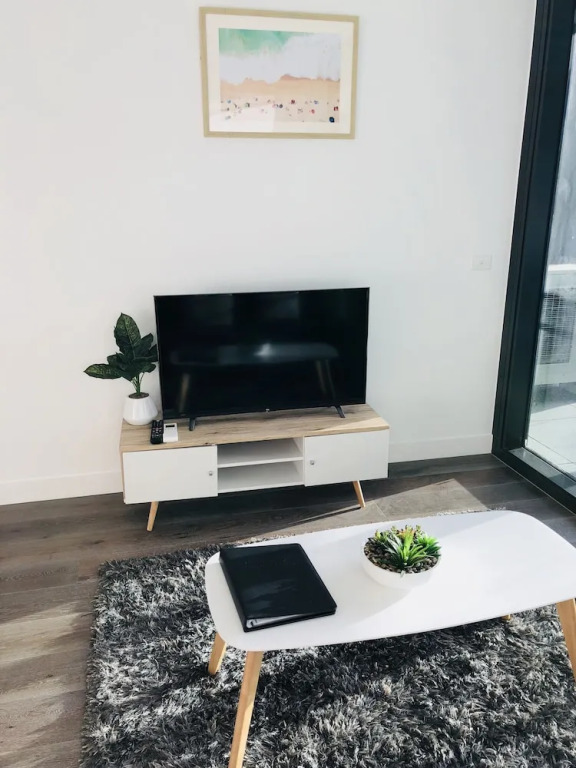 Explore Docklands Lovely Apartment LVL8