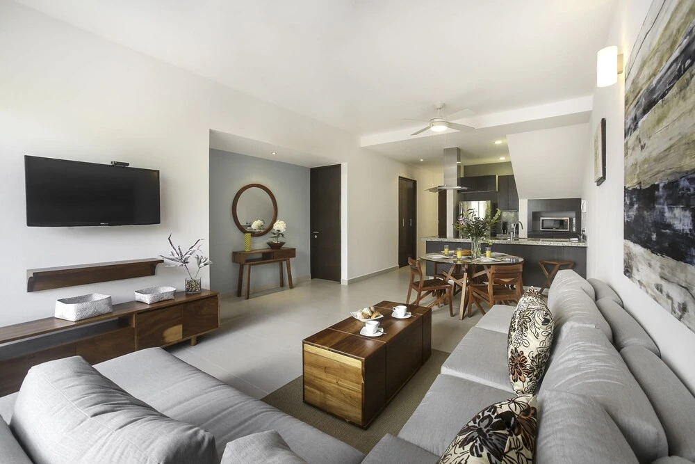 HIRA PH4 w Rooftop Terrace by Gate48