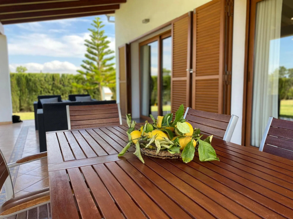 CAN BIEL Pool, garden,BBQ, free wifi, ping pong for 6