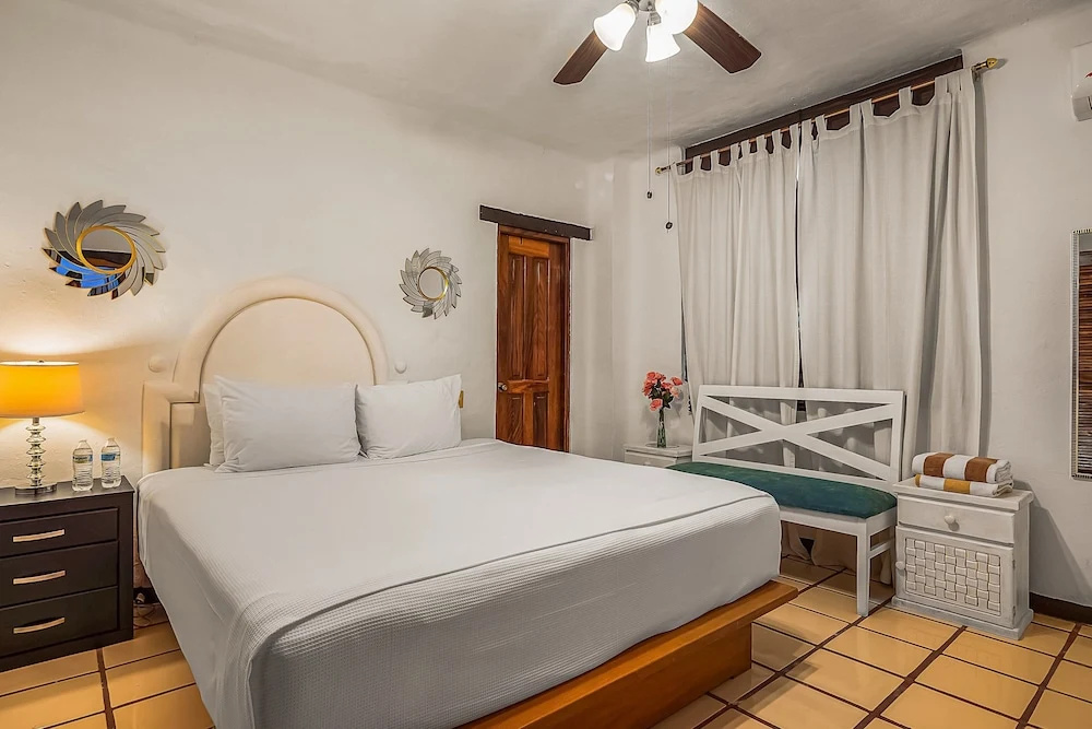 Cozy Apartment w/ Balcony, Pool Views, Free Wifi