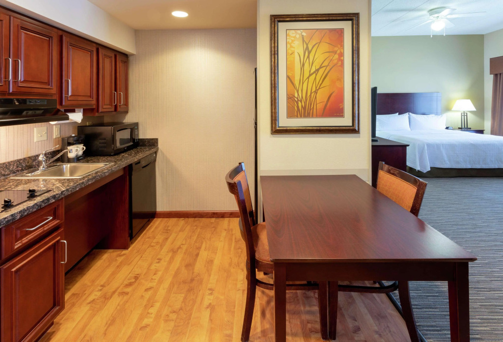 Homewood Suites by Hilton Minneapolis - Saint Louis Park at West End