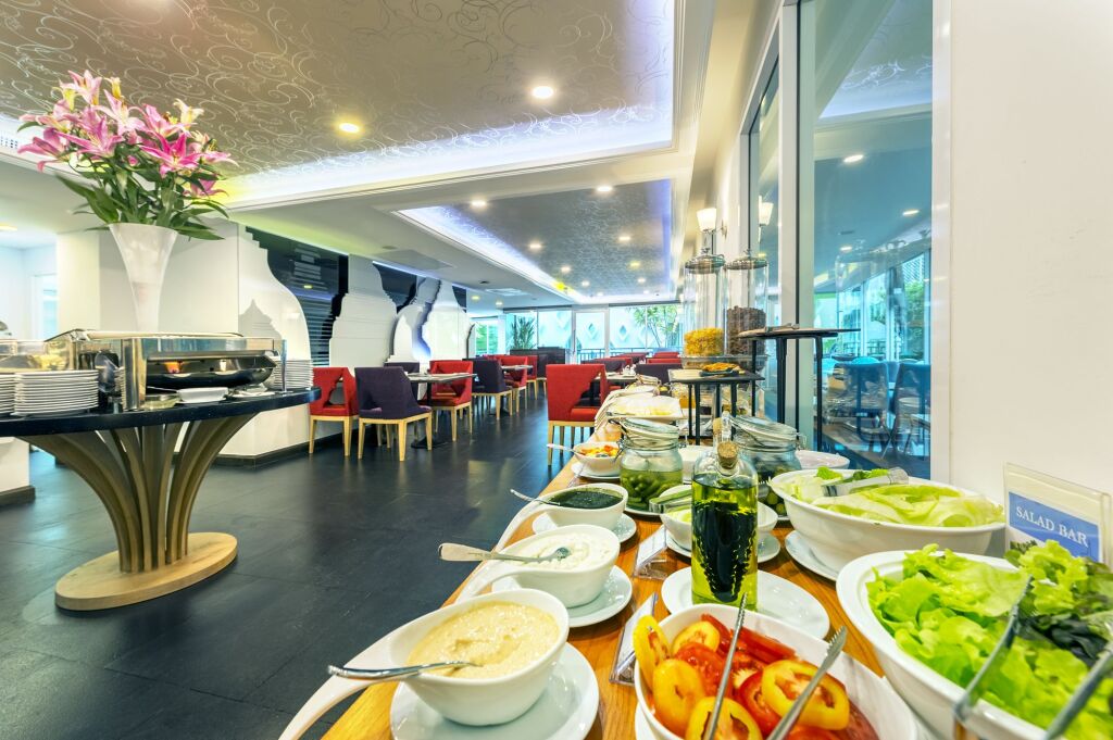 Anajak Bangkok Hotel - SHA Plus