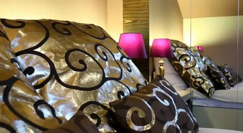 Noclegi i restauracja Zajazd Pod Skałą