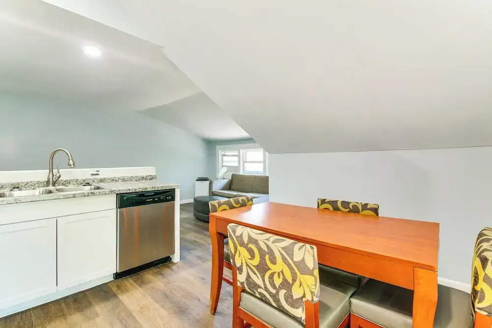 Midtown Home Near BBQ & Overton Park!
