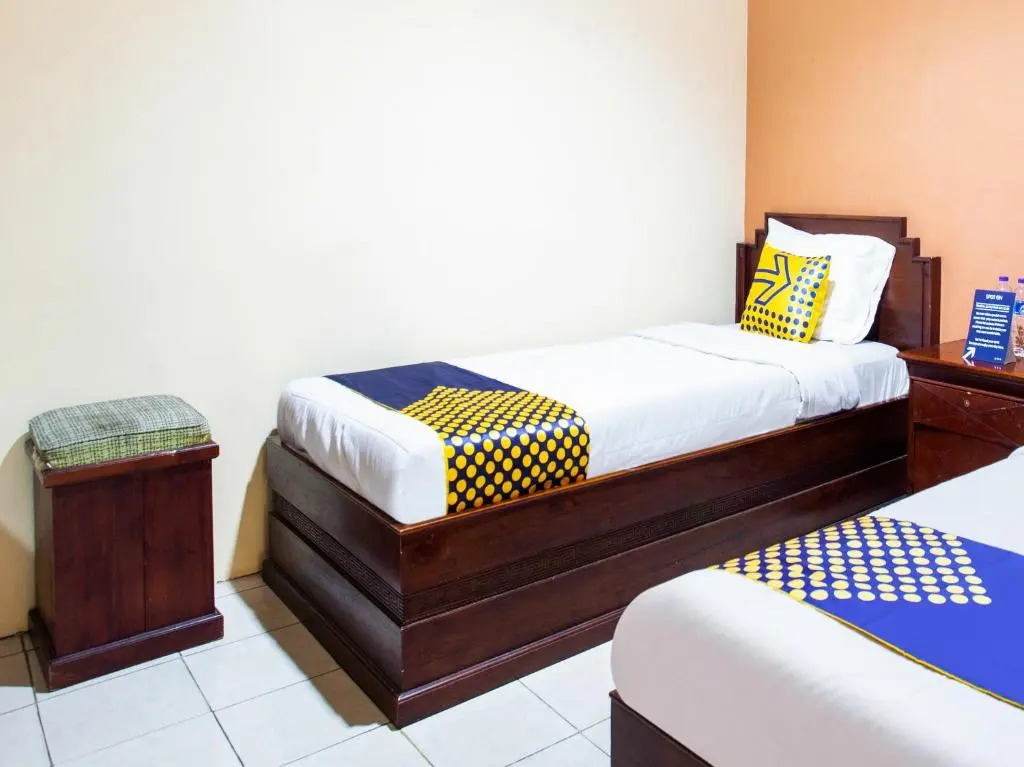 SPOT ON 3858 Elsana Transit Hotel