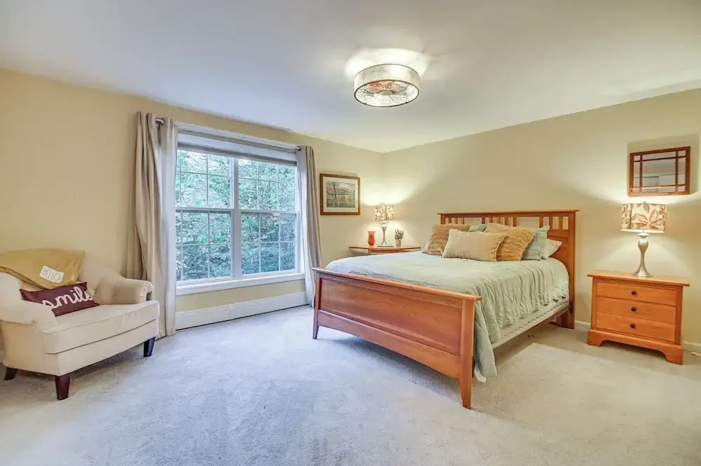 Family Ski Getaway w/ Hot Tub, Near Cranmore!