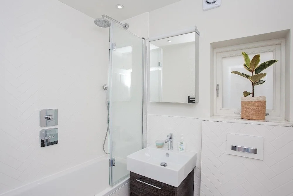 Stunning 2 Bedroom Apartment With Patio