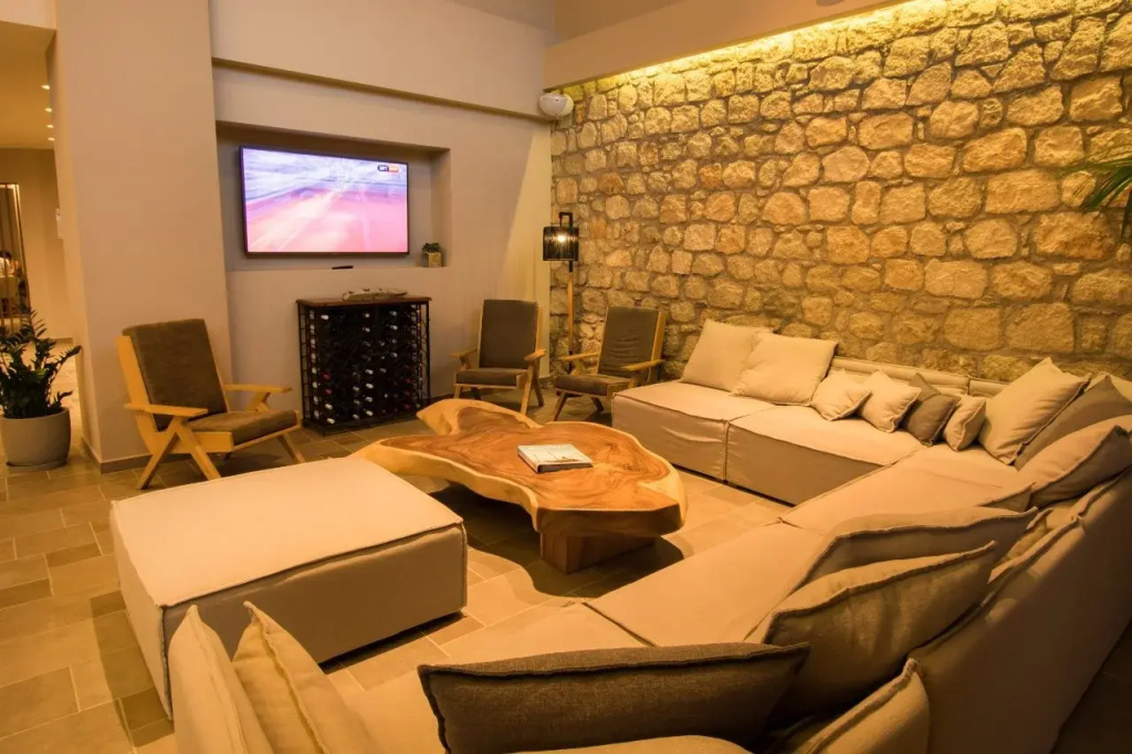Parasol Luxury Hotel & Suites Adults Only