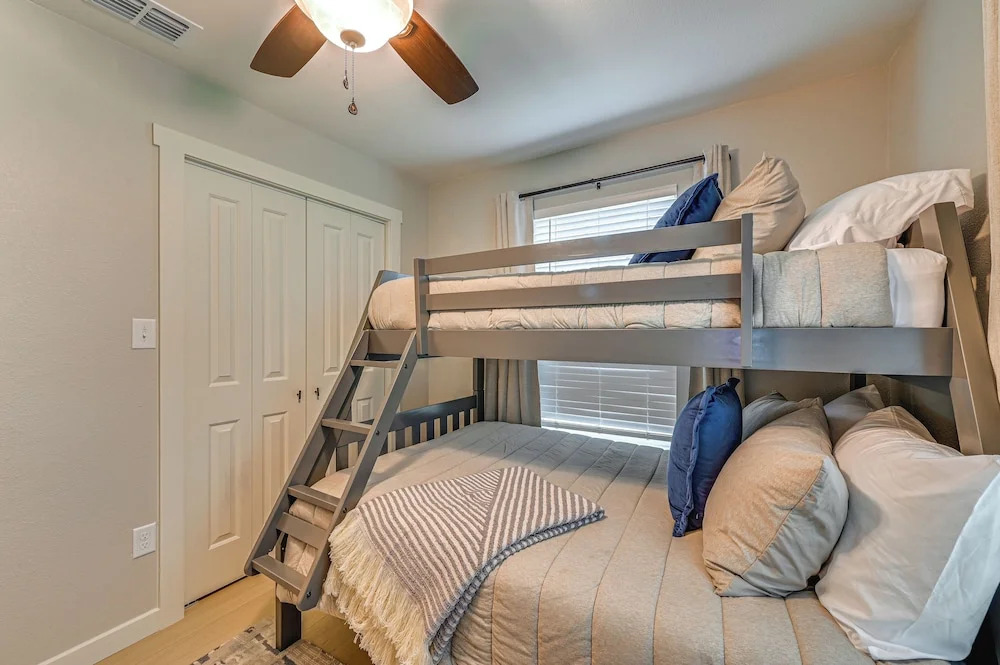 3 Mi to Lake Ray Roberts: Luxe Pilot Point Home