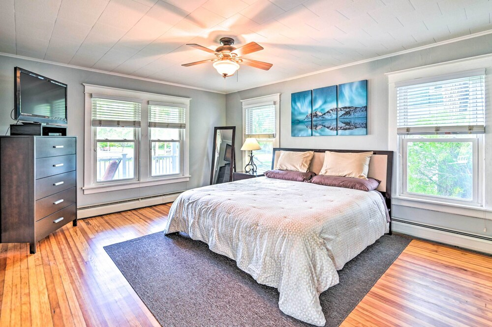 Cozy + Walkable Delmar Getaway w/ Fire Pit!