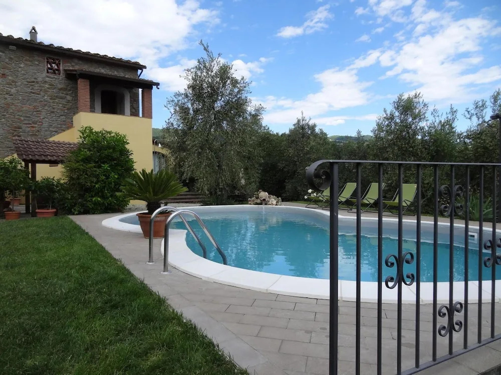 Villa in Vinci with Private Pool & Vineyard Views
