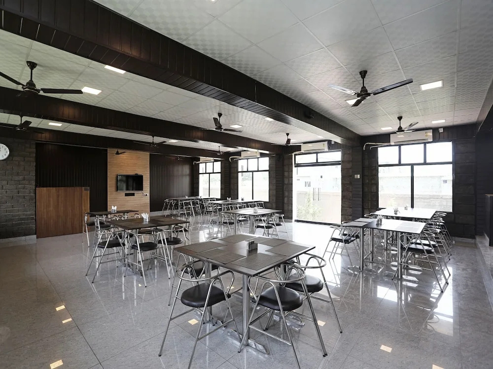 OYO 14631 Madhuban Resort