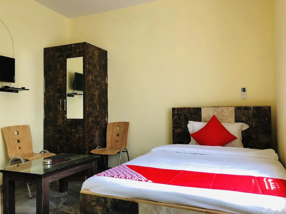 OYO 35509 Dhana Dhaanya Residency