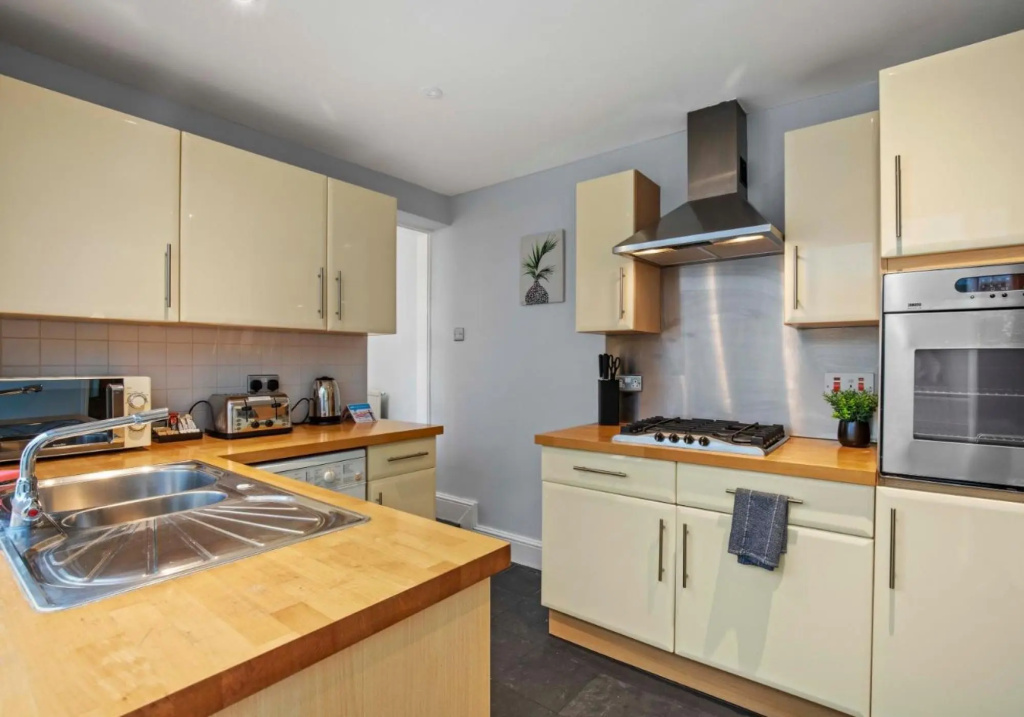 The Townhouse By My Getaways Free Parking